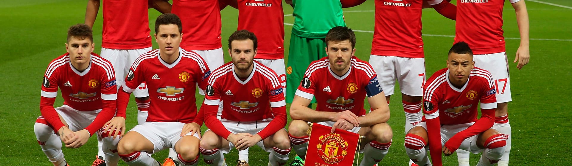 FC Manchester United - Мерч и одежда с атрибутикой