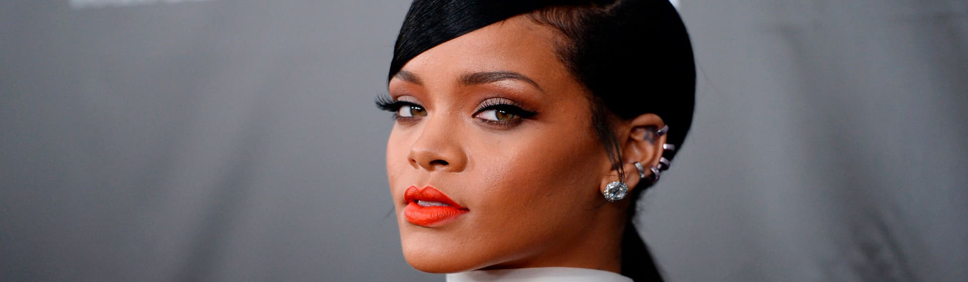 Rihanna - Мерч и одежда с атрибутикой