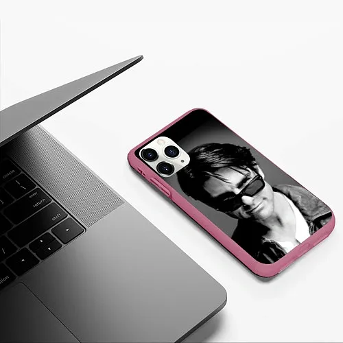 Чехлы iPhone 11 Pro со знаменитостями
