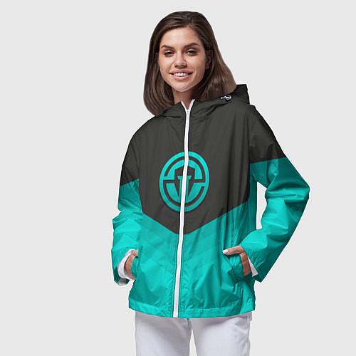 Киберспортивные женские ветровки