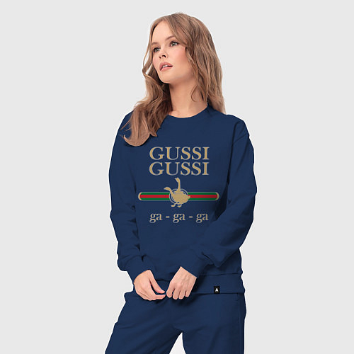 Женские костюмы Gucci Gussi