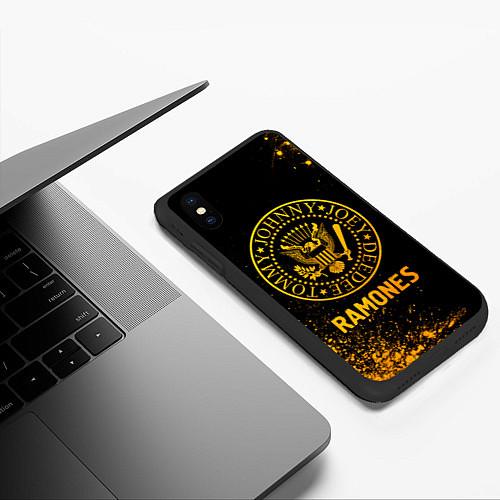 Чехлы для iPhone XS Max Ramones