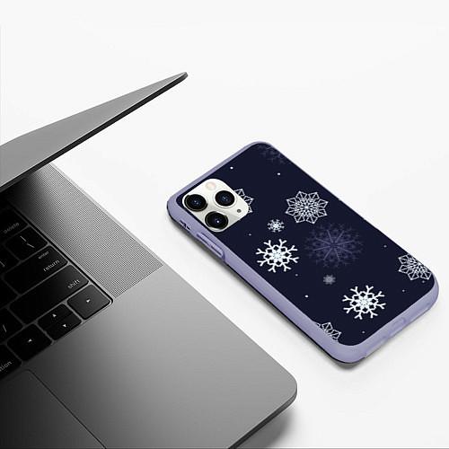 Чехлы iPhone 11 series cо снежинками
