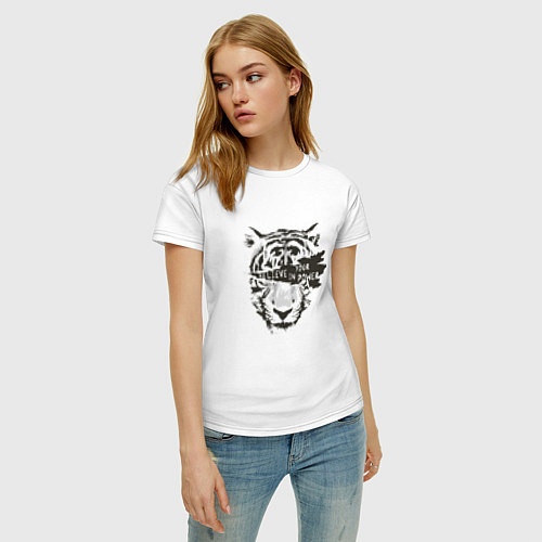 Женские футболки с тиграми