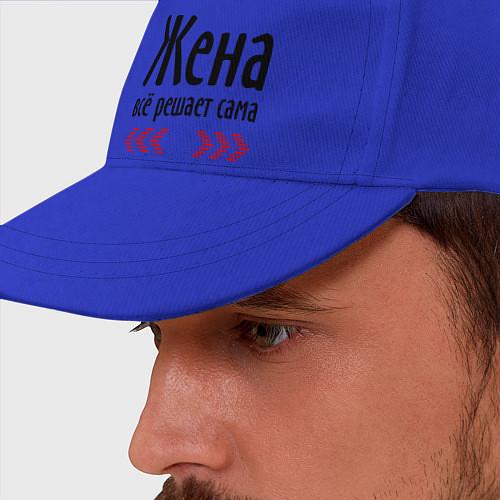 Бейсболки жене